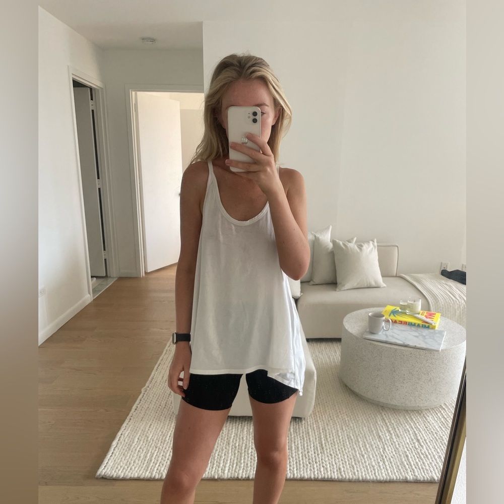 Lululemon swing white top size 4